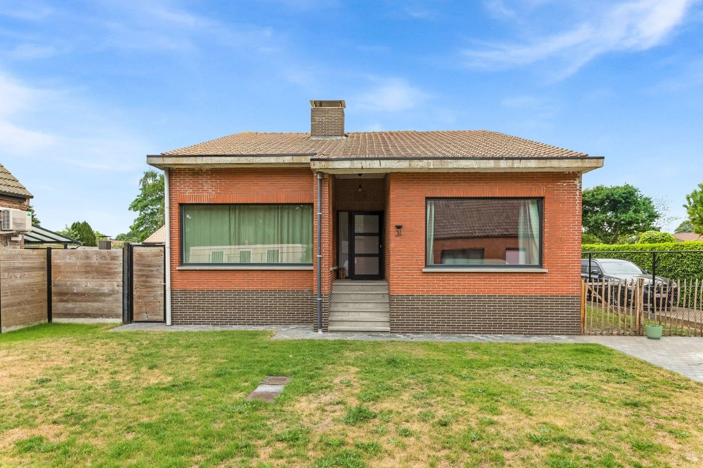 Vrijstaande, gerenoveerde woning met 2 slpk., garage, ruime souterrain, zolder en tuin foto 35