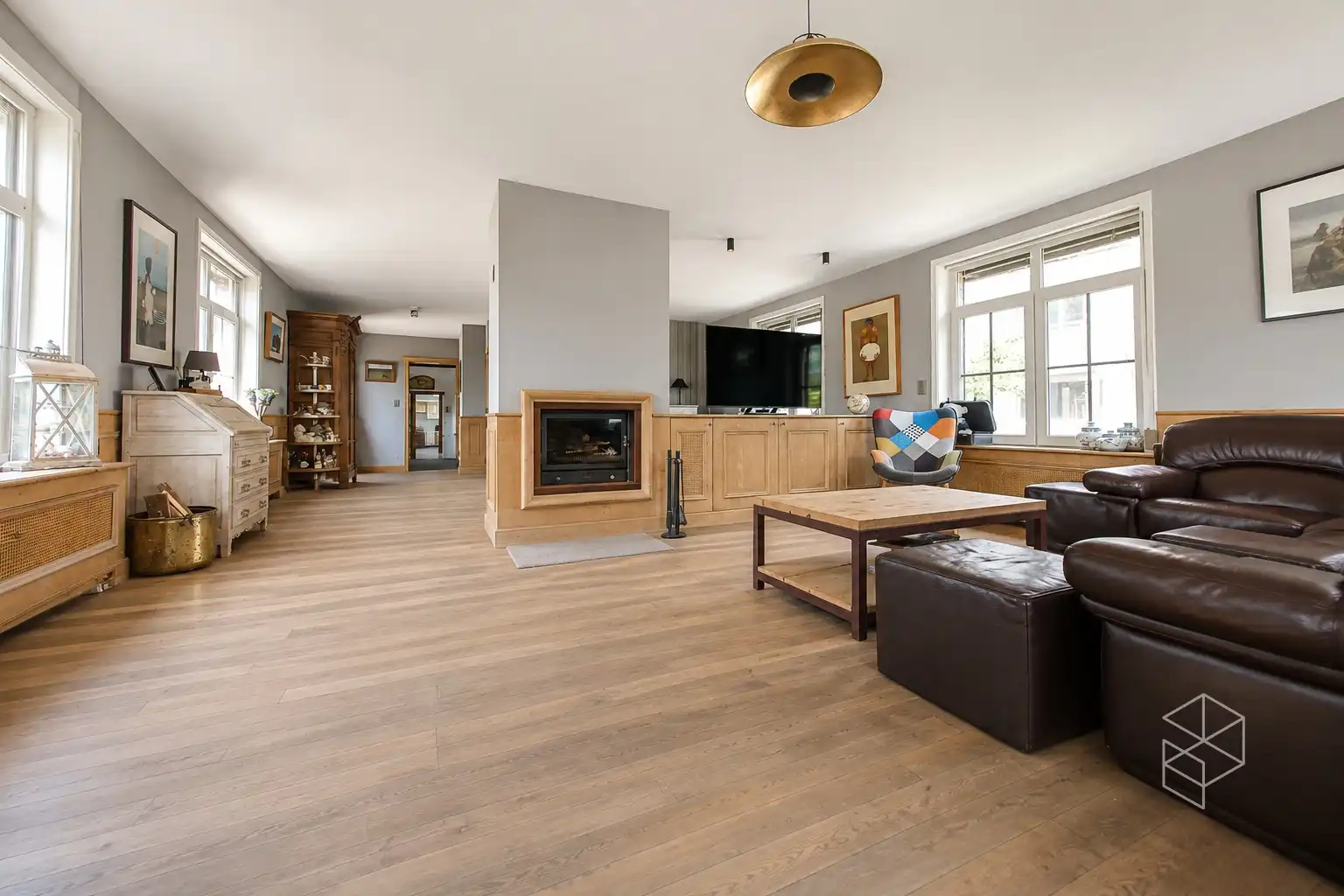 Landhuis met zwembad, bijgebouw en weide op 10&nbsp;570 m² foto 11