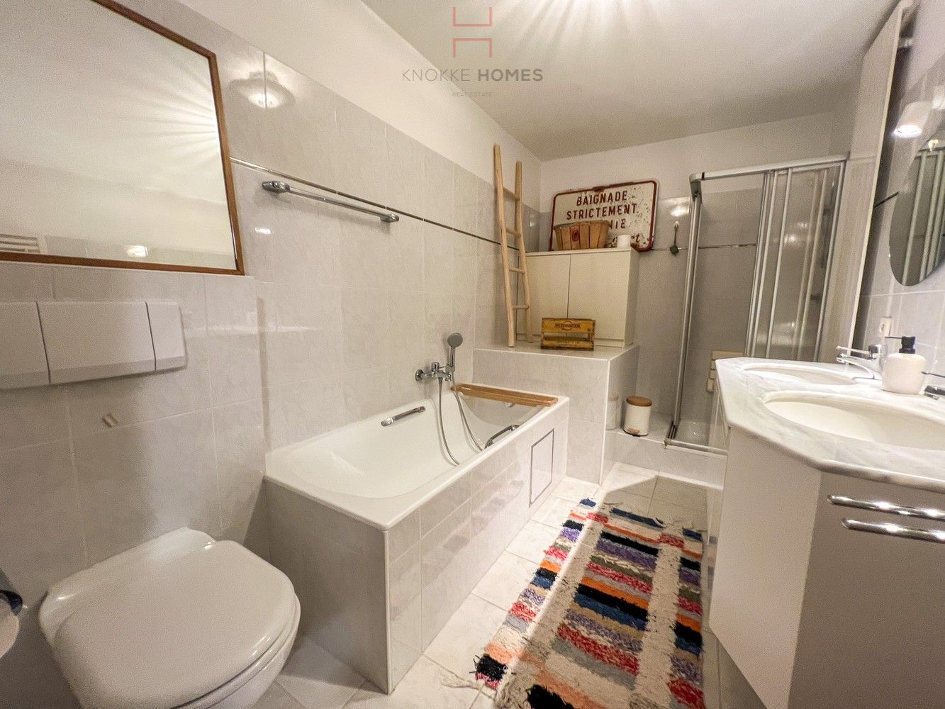 Ruime en gezellig gemeubelde vakantie-duplex met 2 mooie terrassen op de Van Bunnenlaan foto 14