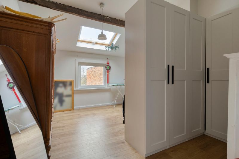 Aangename op te frissen woning met drie slaapkamers foto 18