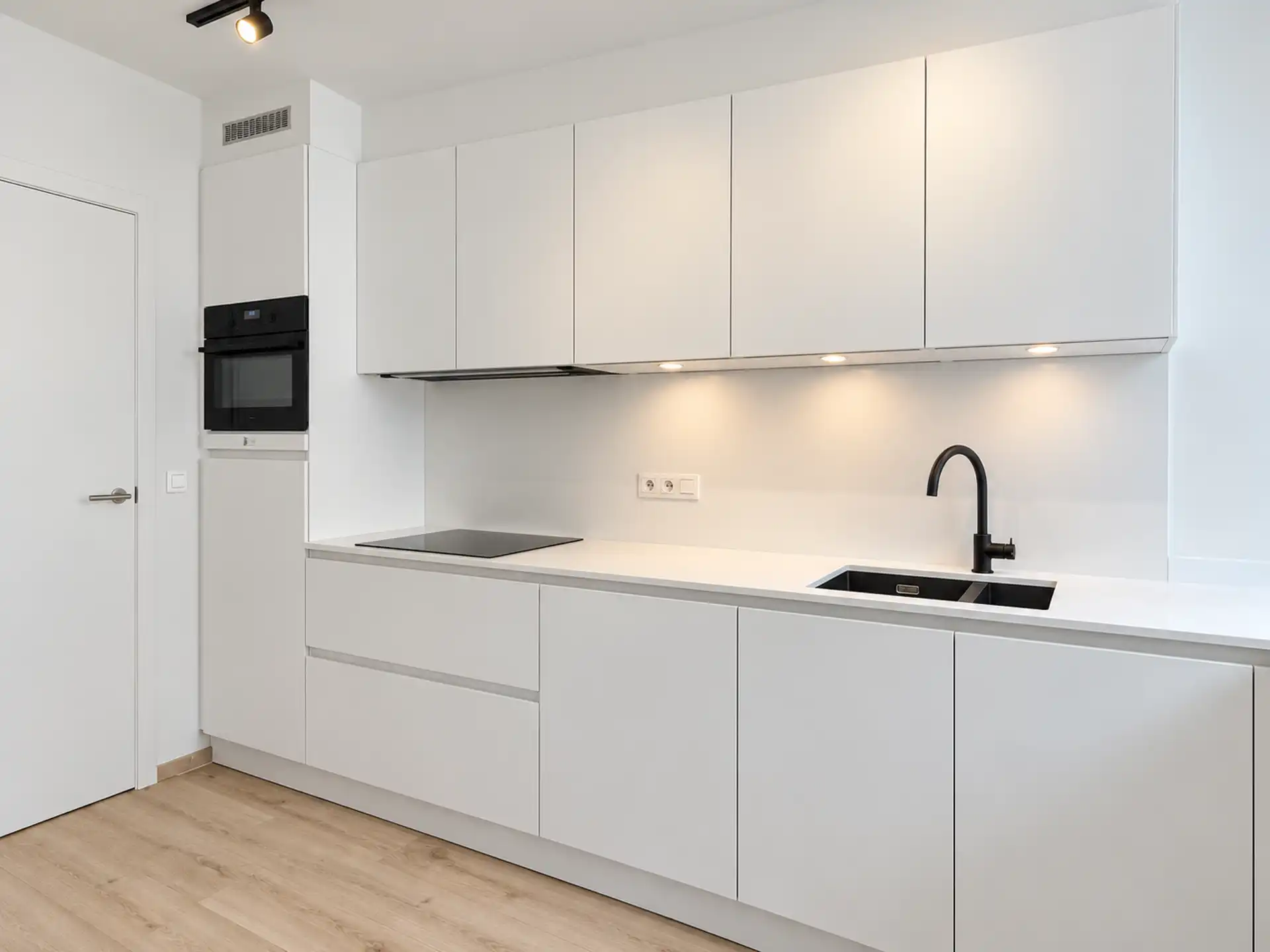 Gerenoveerd appartement met EPC A in hartje Brugge foto 8