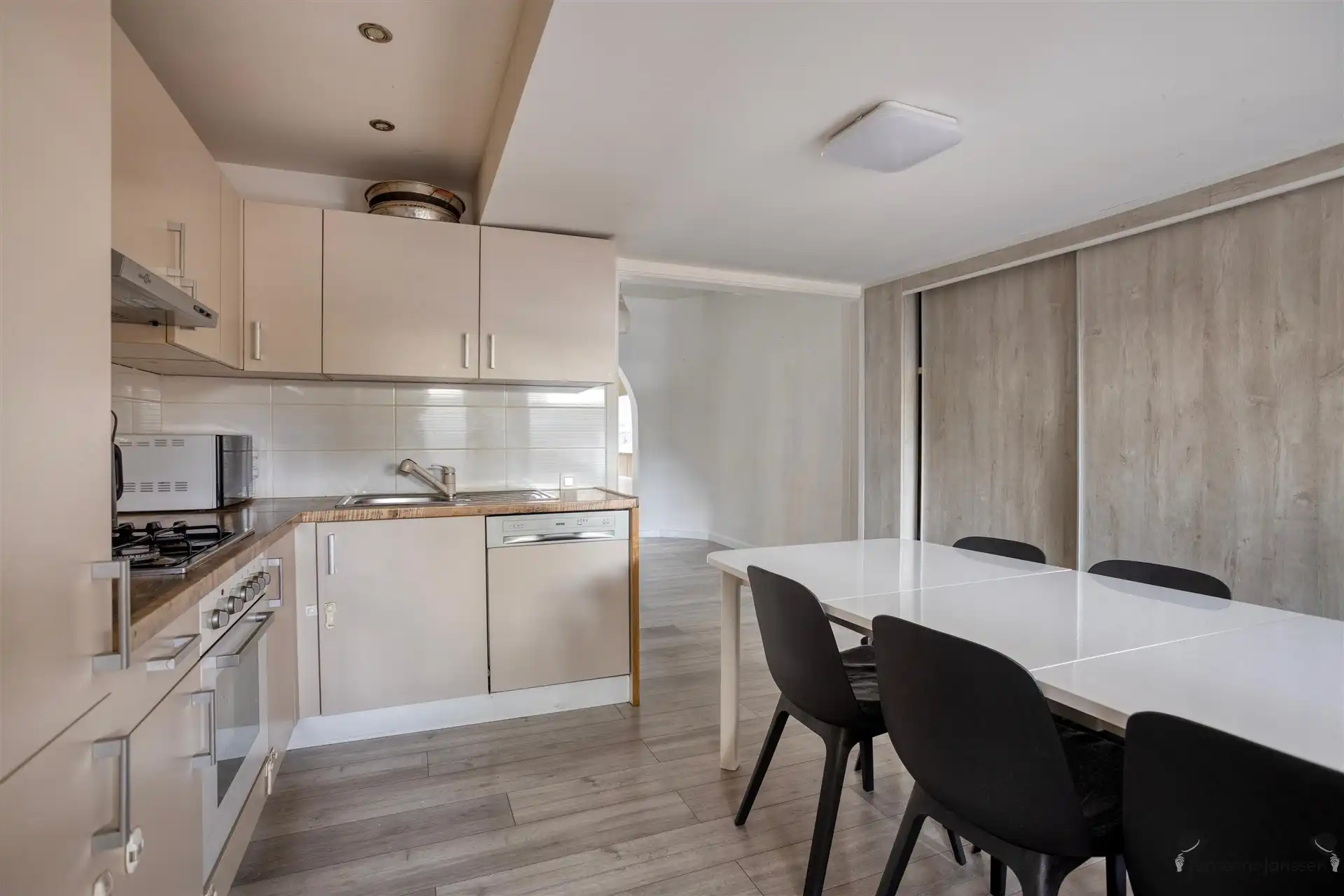 Karaktervolle rijwoning met 4 slaapkamers foto 9