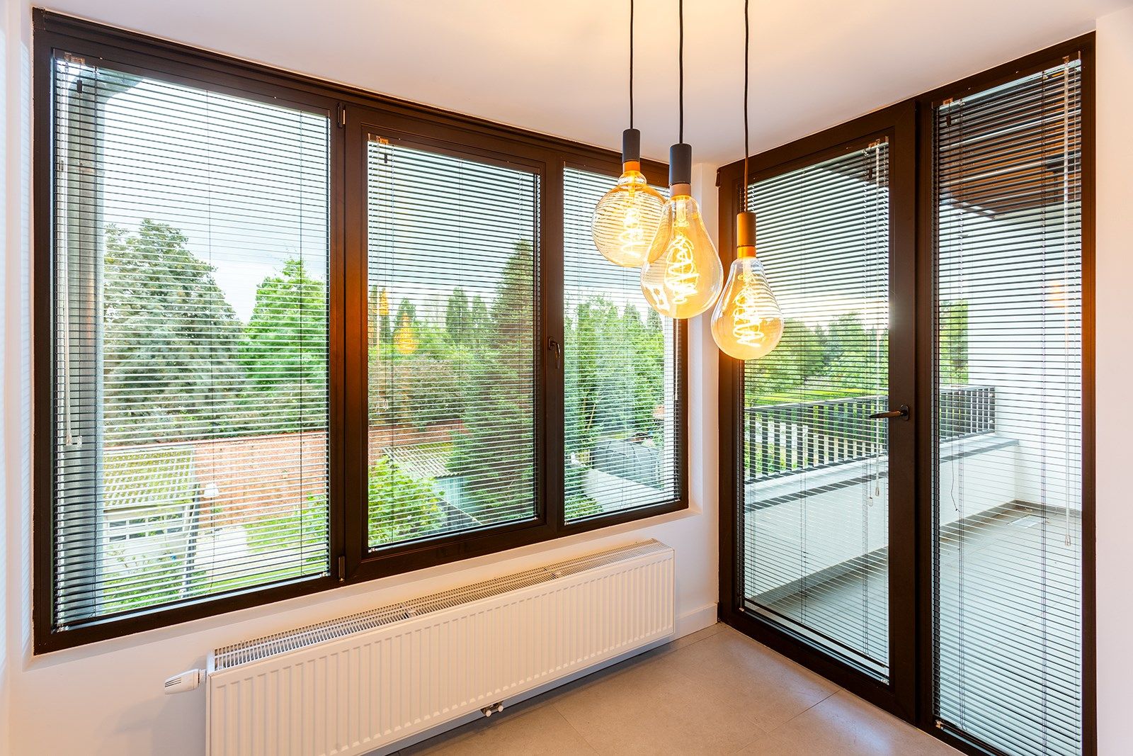 Volledig gerenoveerd twee slaapkamer appartement in kleinschalig gebouw foto 11