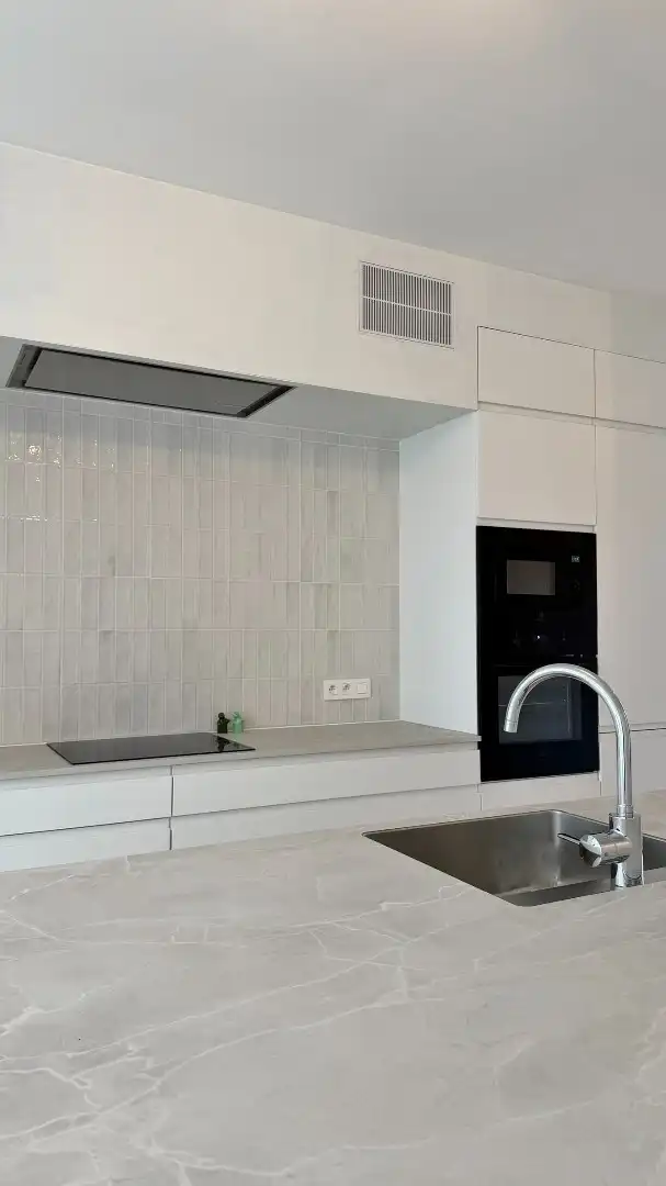 Gerenoveerde, energiezuinige woning met 3 slaapkamers, tuin en garage in centrum Ieper foto 6