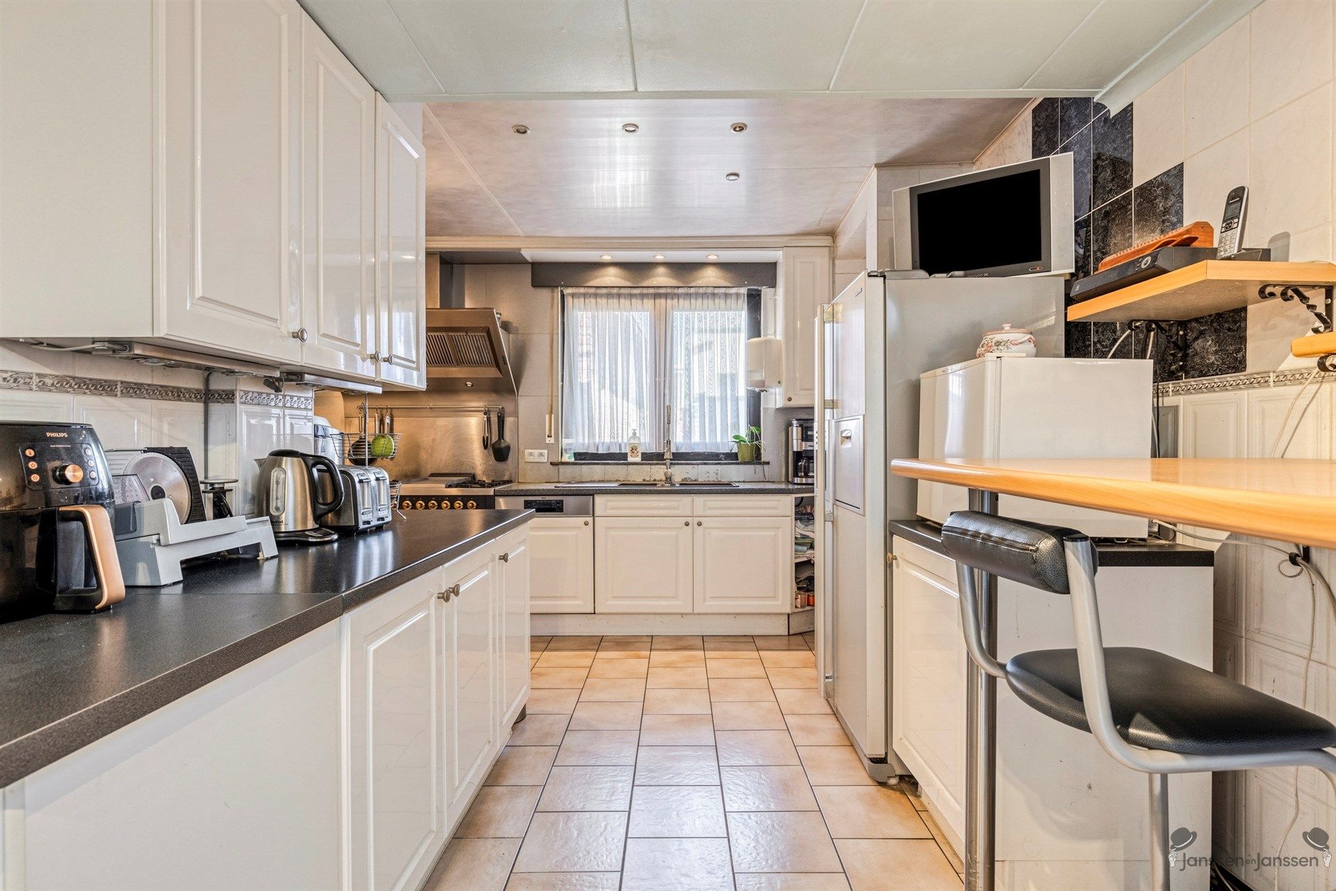 Charmant duplex appartement met 2 garages vlakbij het bruisende centrum van Boom foto 7
