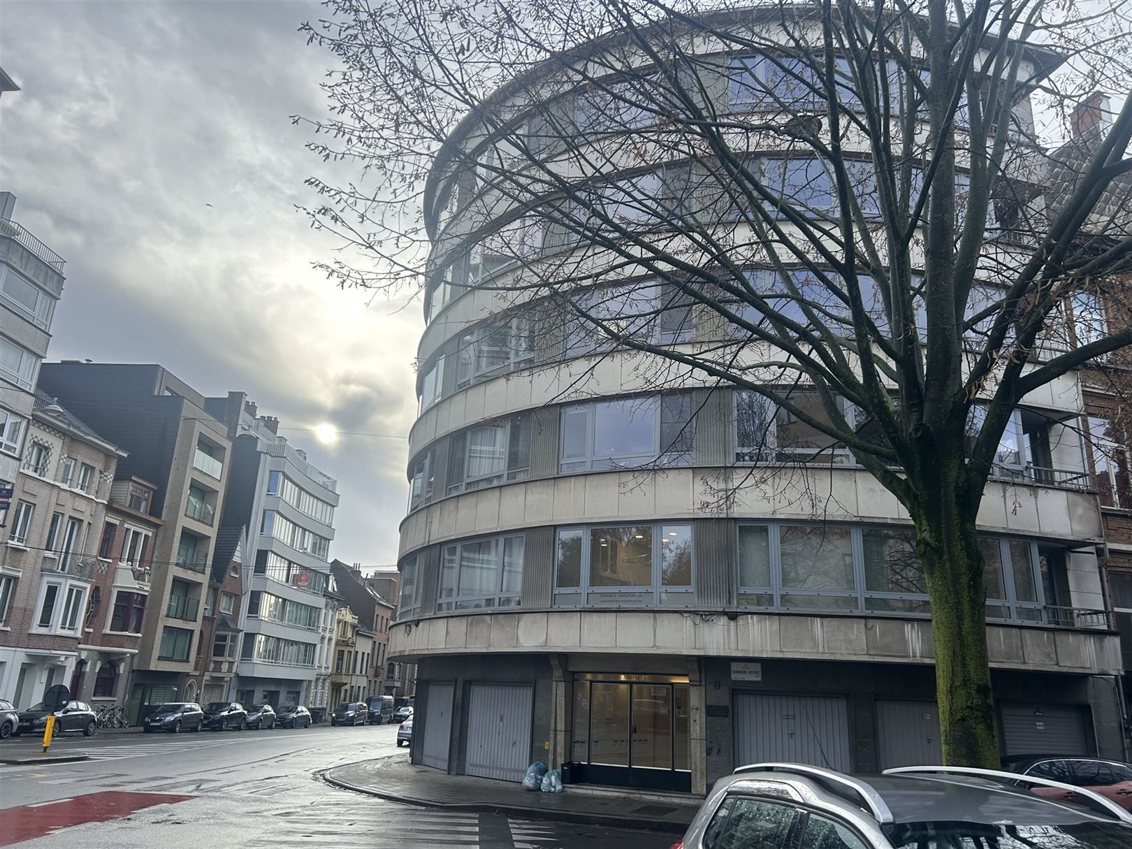 Gezelilg appartement op wandelafstand van het station in Gent. foto {{pictureIndex}}