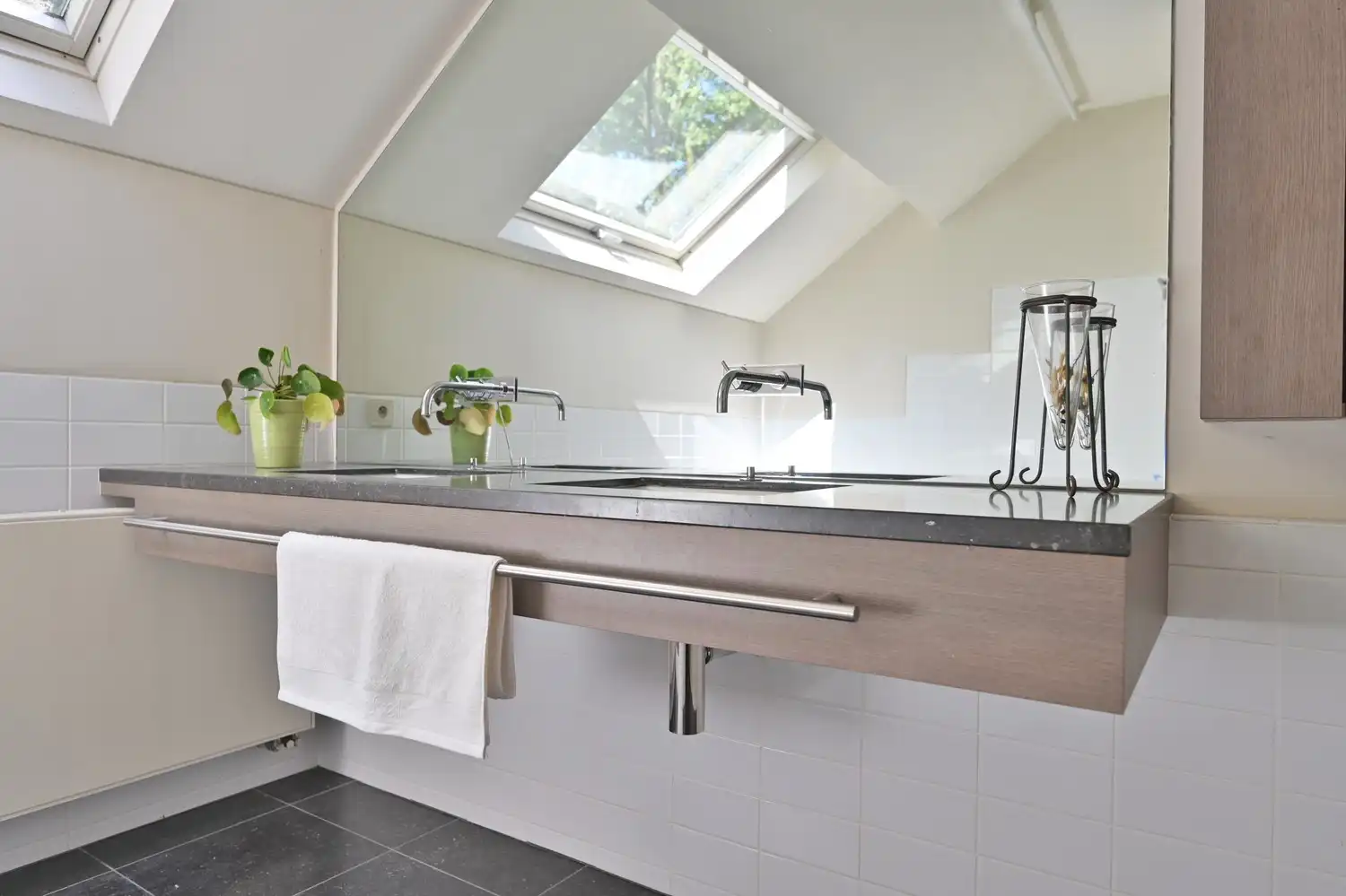 Royale woning van maar liefst 400 m² met ruime praktijk in een groene, bereikbare omgeving te Zutendaal foto 20