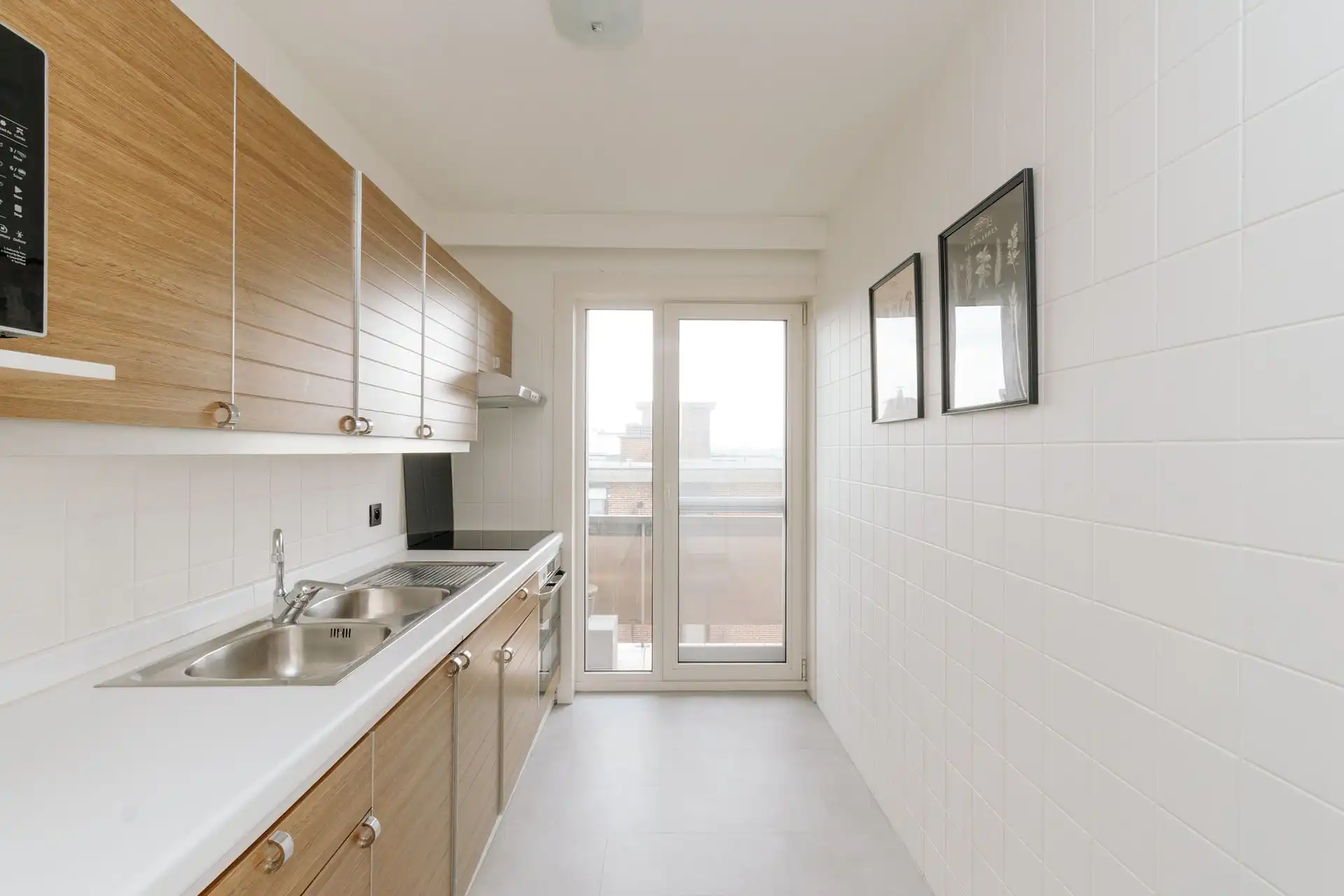 Licht en ruim appartement met prachtig uitzicht foto 8
