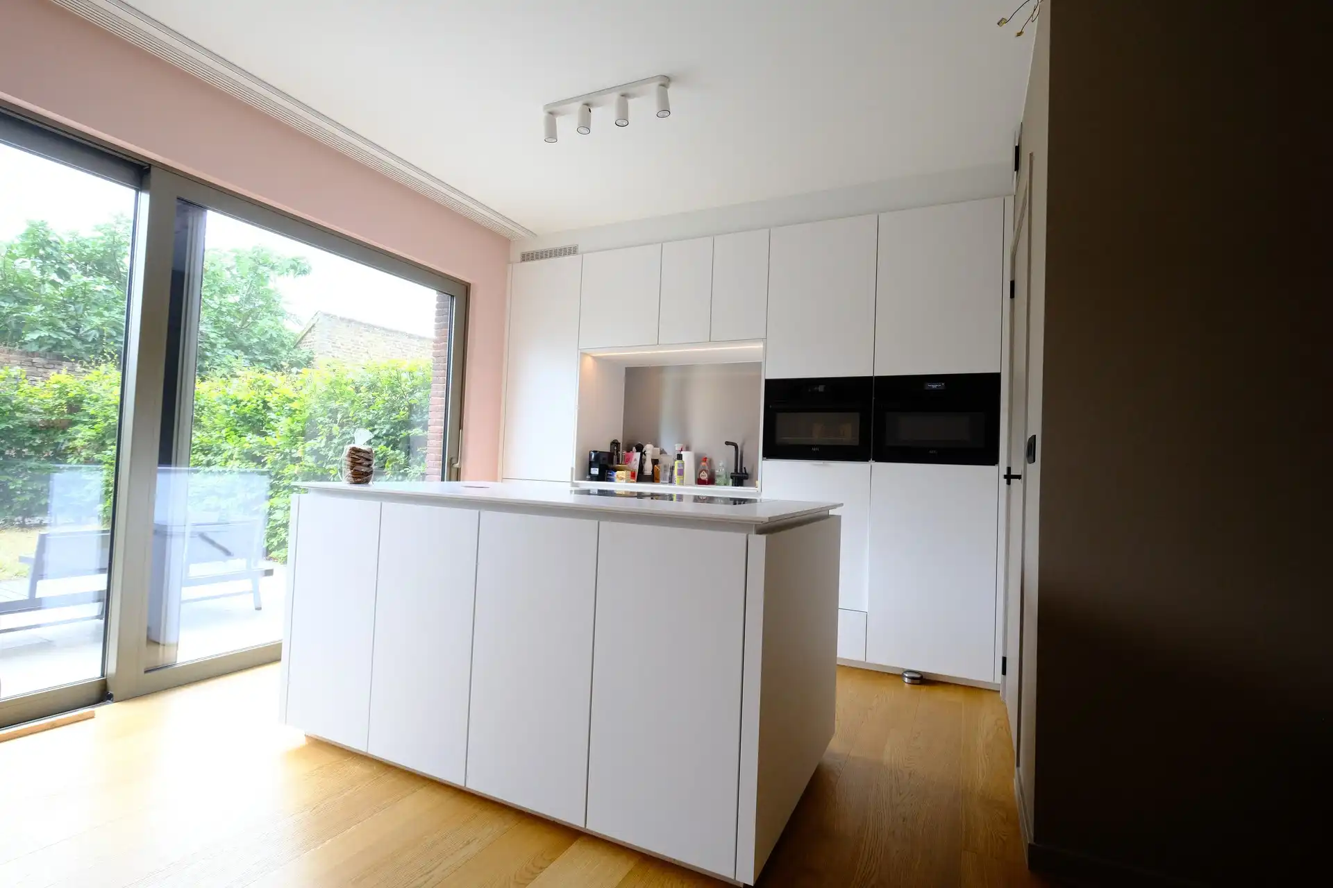 luxueus ingerichte woning met 3 slaapkamers in het gezellige Oud-Rekem foto 7