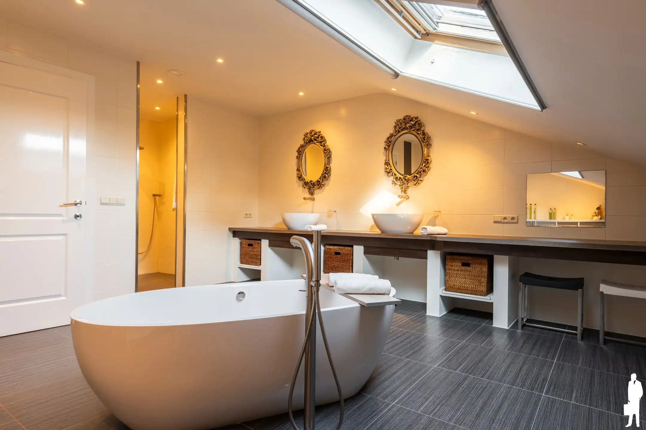 Architectenvilla: B-label, 5 à 6 slpk., 3 bk., nabij Nederl. foto 15