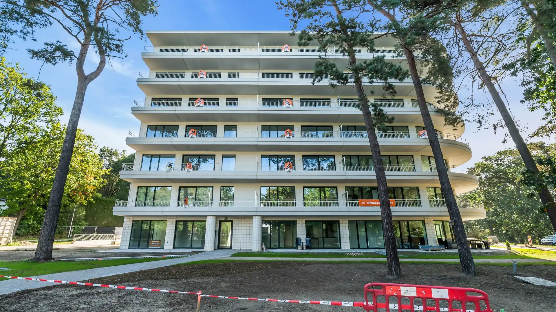 Modern BEN-appartement met 1 slaapkamer in Genk (Bret) foto 10