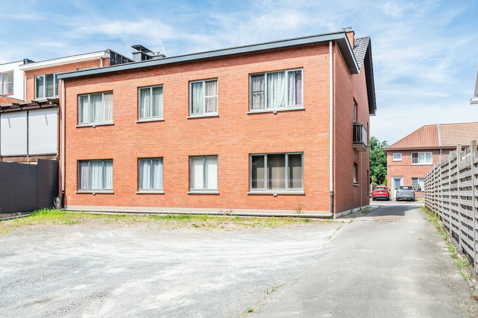 Appartement met kelderberging en garage foto 9