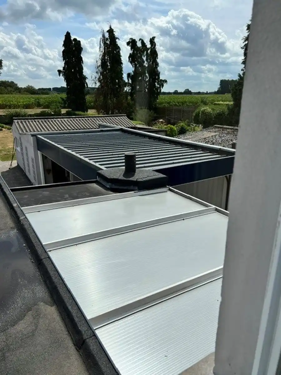 Halfopenbebouwing met 4 slaapkamers, garage en grote tuin. foto 11