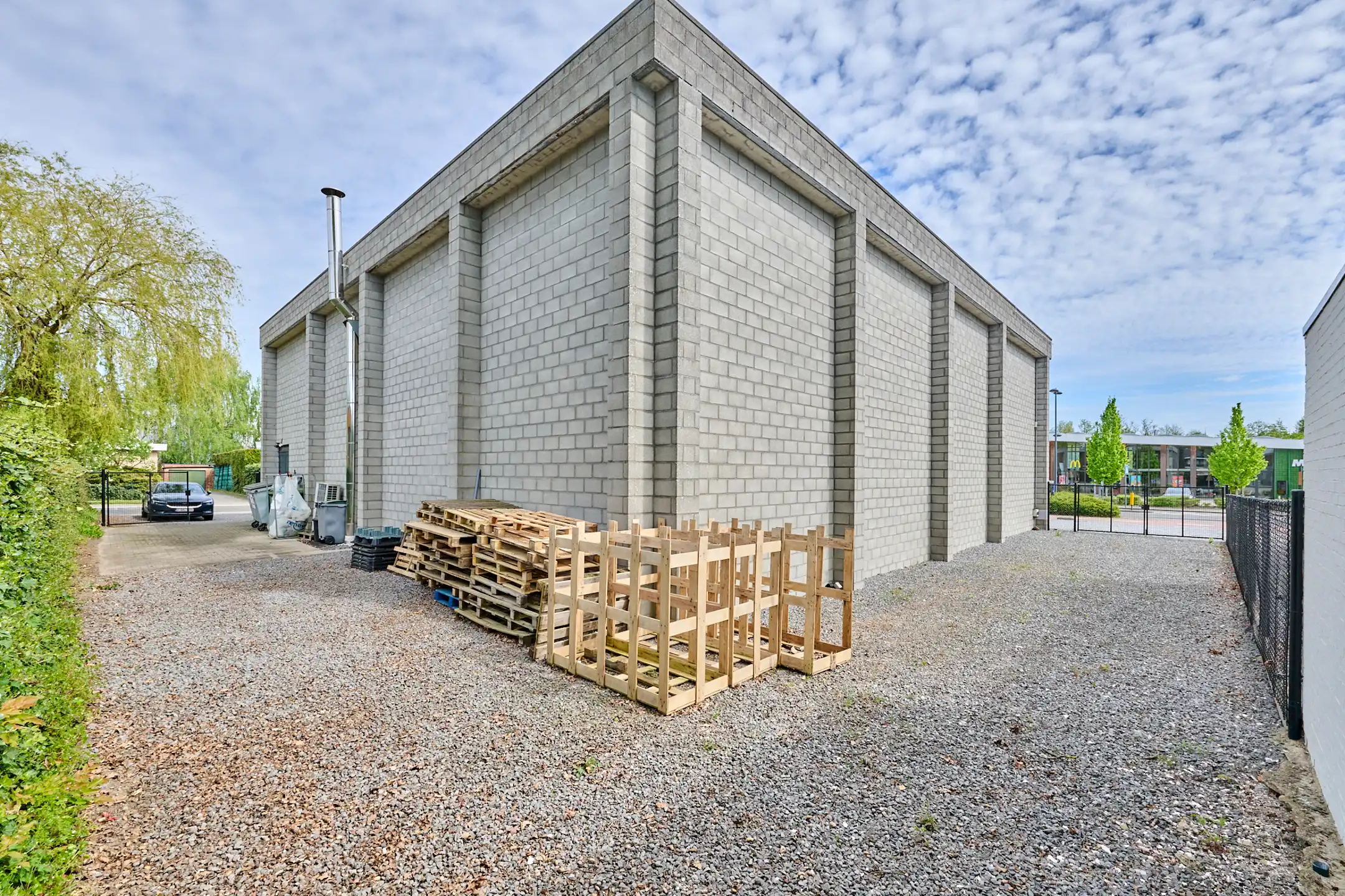 TE KOOP: HANDELSPAND OP TOPLOCATIE AAN HASSELTWEG IN GENK foto 11