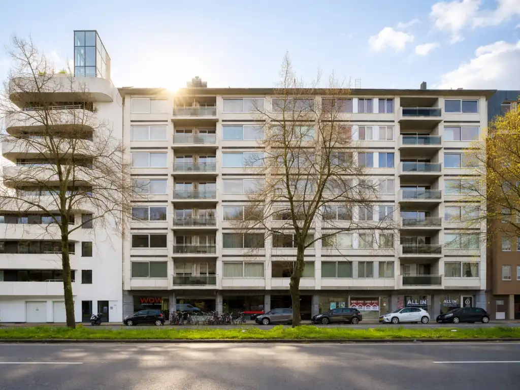 Op te frissen ruim appartement met 2 slaapkamers en een zonnig terras, gelegen vlakbij het centrum van Gent. foto 20