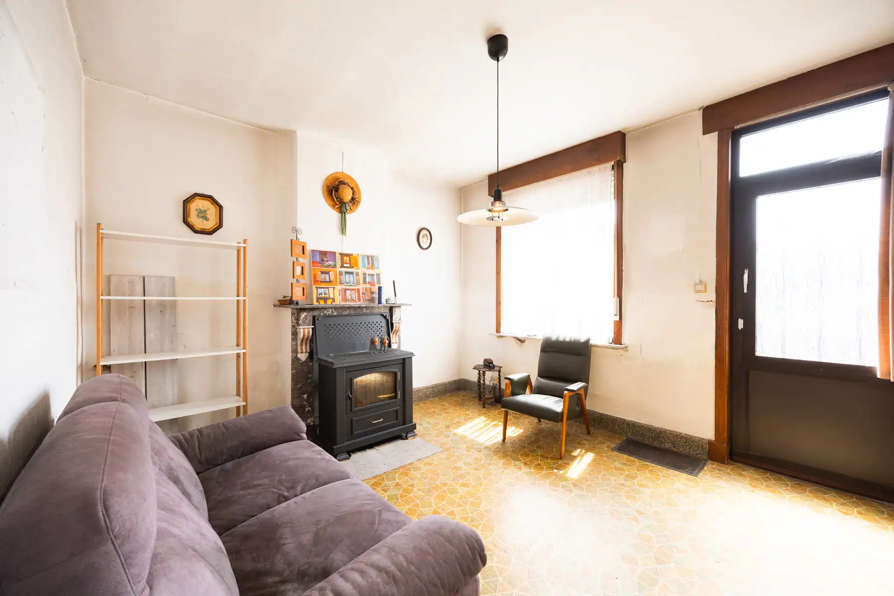 Charmante te renoveren halfopen woning met veel potentieel foto 4