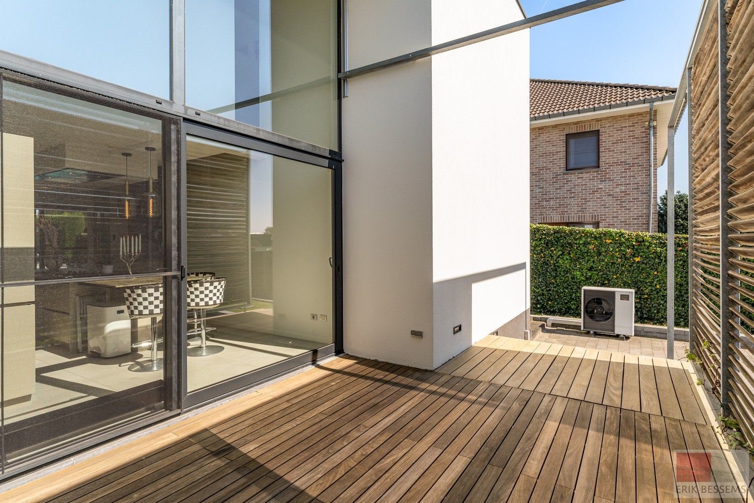 Moderne villa, gelegen op een perceel van 1.126 m², biedt 360 m² hoogwaardige woonoppervlakte foto 5