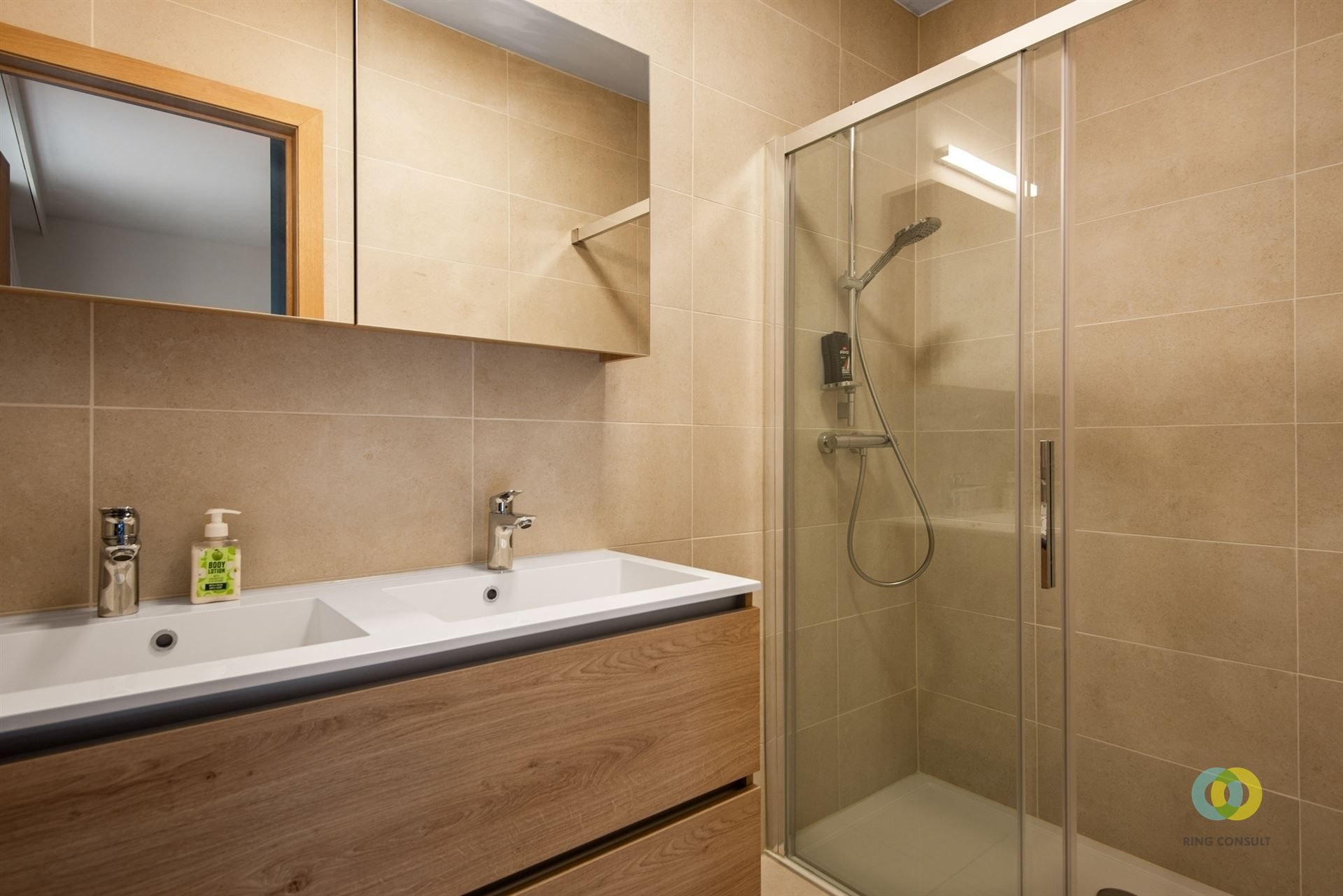 Nieuwbouw appartement met een slaapkamer en terras foto 10