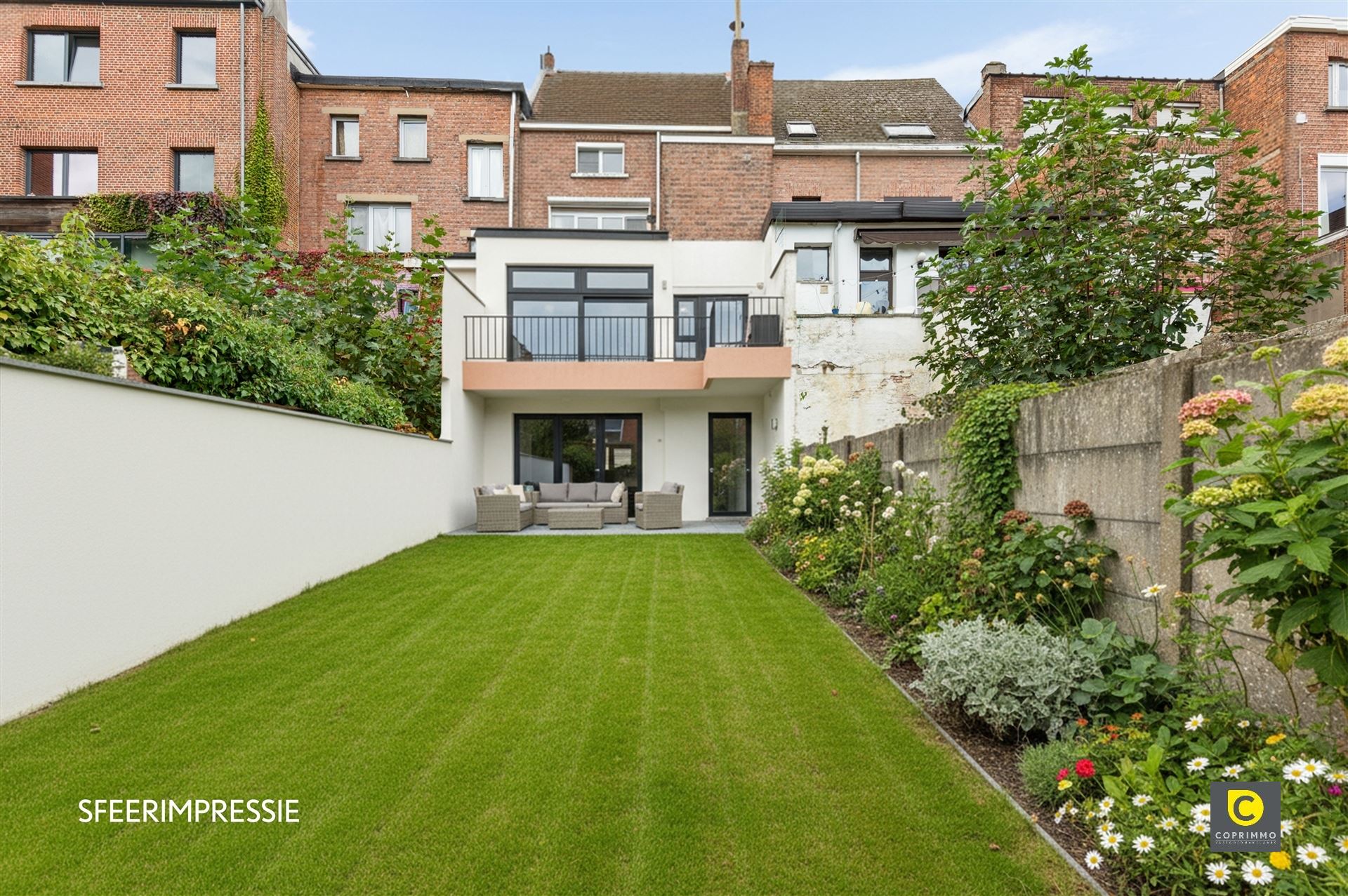 Ruime woning met potentieel foto 9