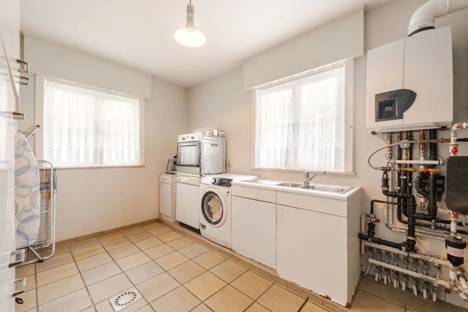 PRESTIGIEUZE VILLA MET LOODS VLAKBIJ CENTRUM PITTEM foto 10