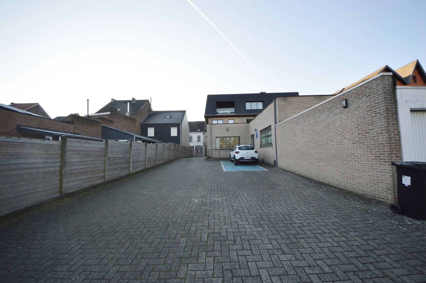 INSTAPKLAAR KANTOOR 422 M2 MET 12 PARKINGS foto 33