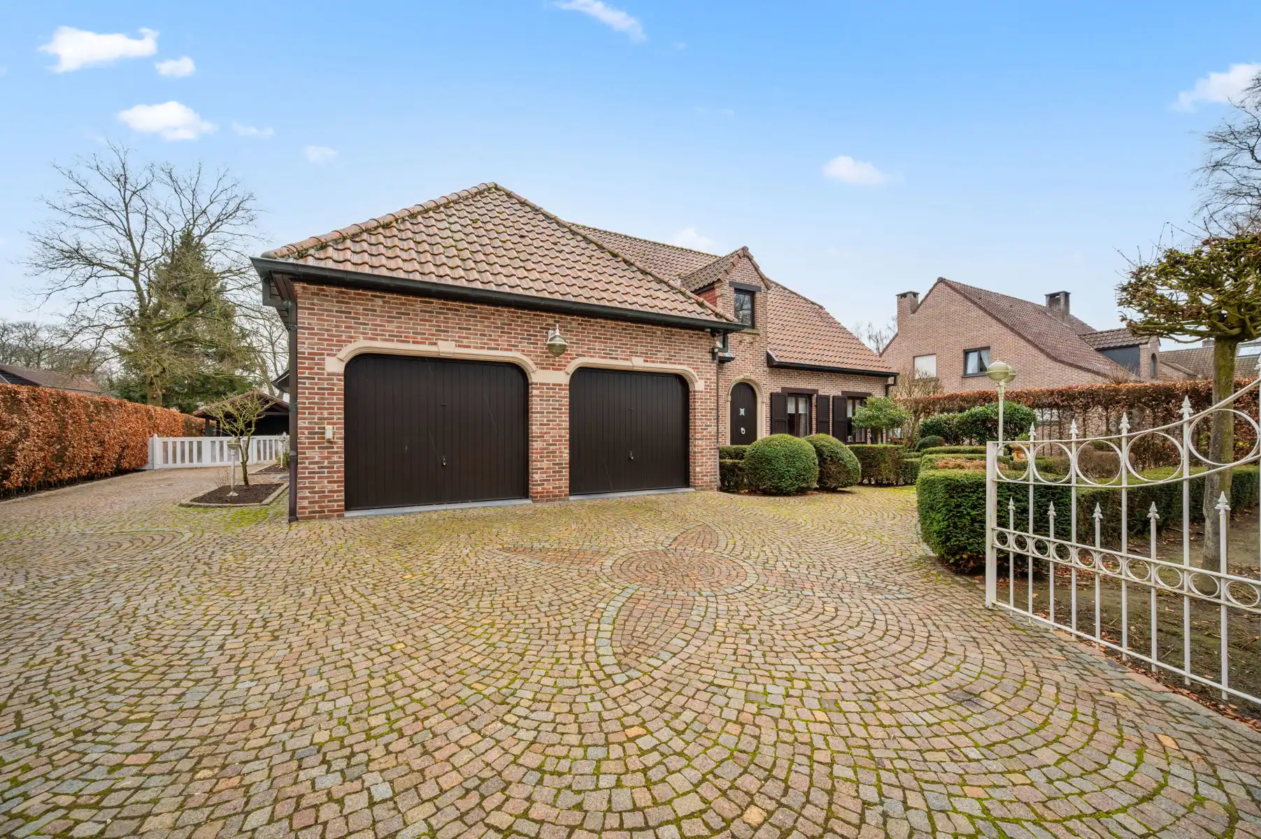 Villa van 329m² met 4 slpk op 1583m² te ITEGEM foto 2