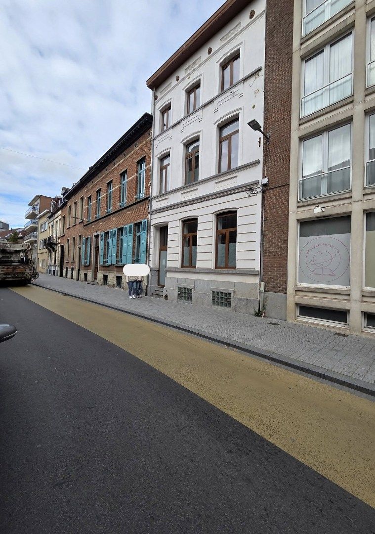 Charmante duplex in hartje Vilvoorde – ruim, lichtrijk en instapklaar! foto {{pictureIndex}}