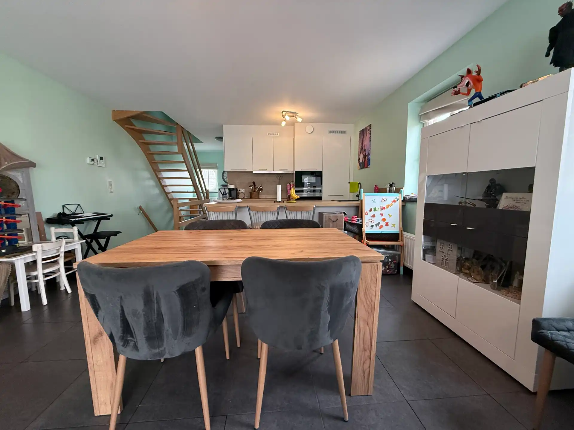 Triplex te huur nabij het centrum van Sint Antonius. foto 4