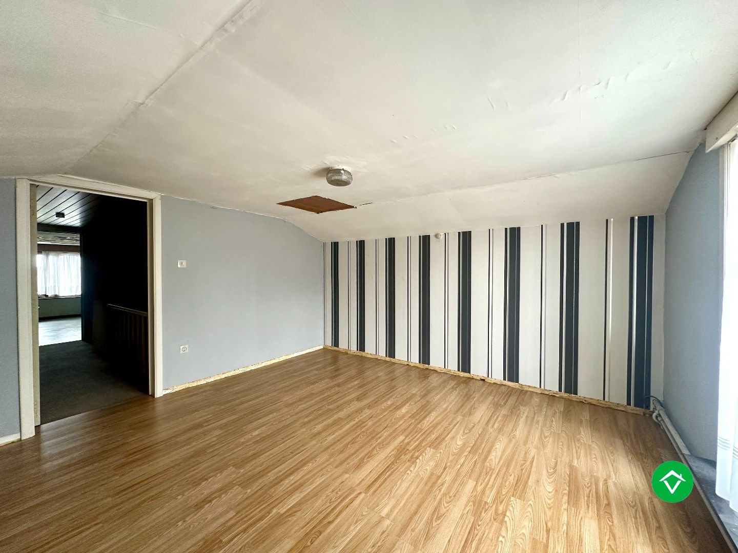 Alleenstaande woning met bakstenen garage en ruime tuin in Ichtegem foto 13