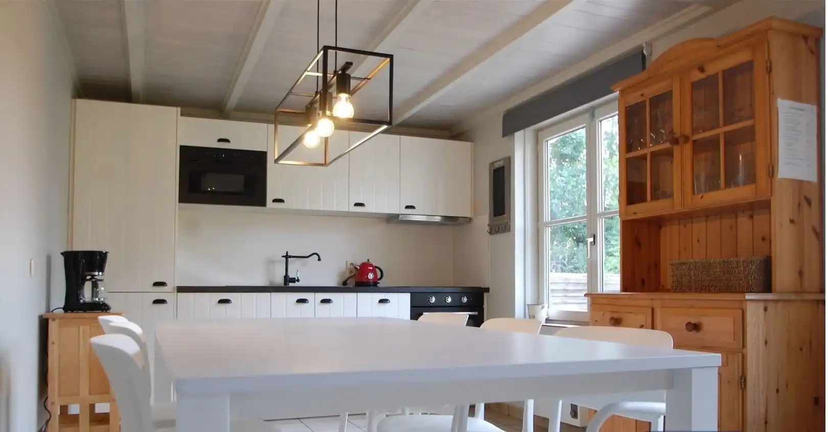 Mooie zonnige woning met 3 slaapkamers en grote tuin in perfecte staat foto 4