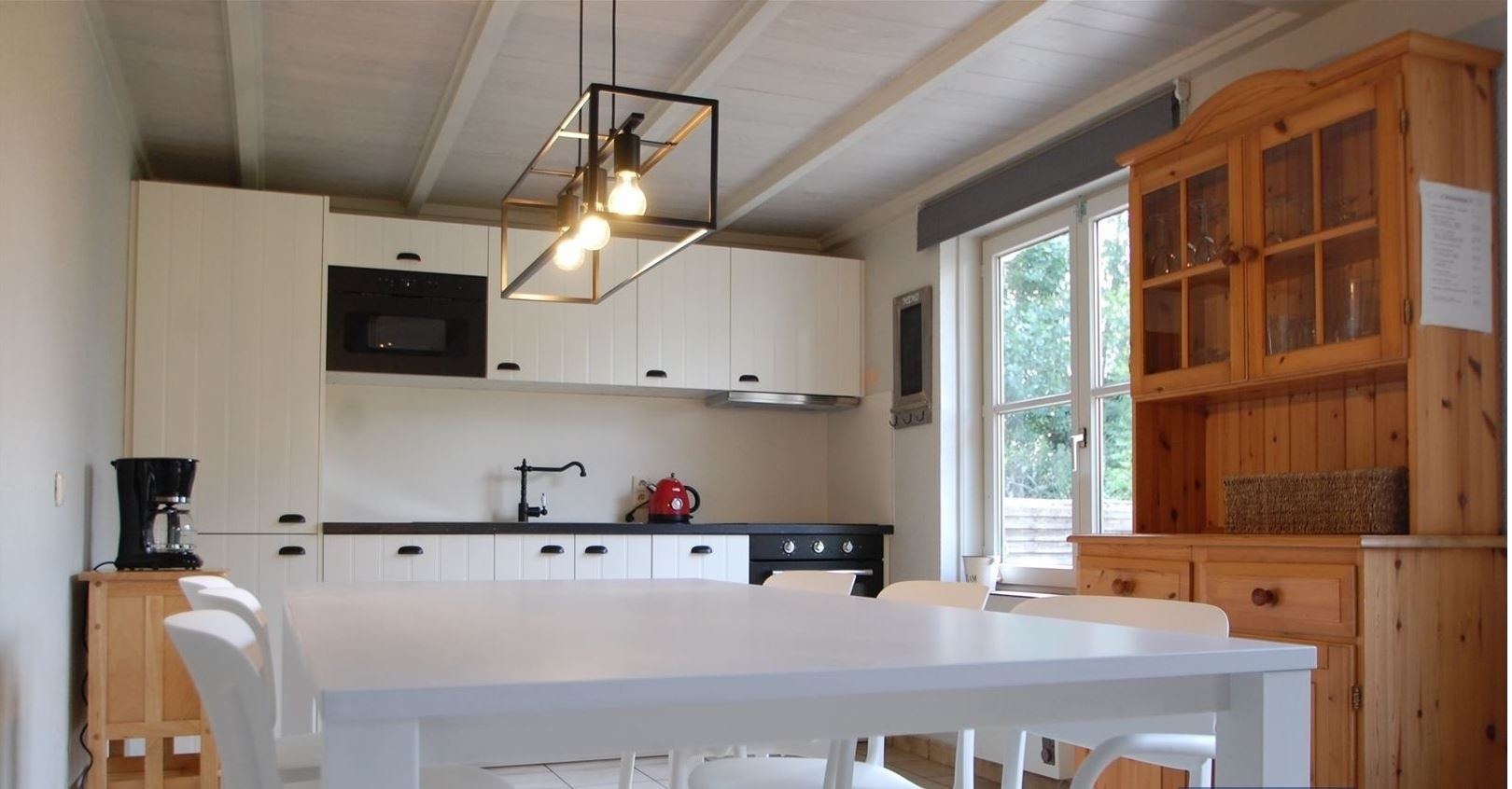 Mooie zonnige woning met 3 slaapkamers en grote tuin in perfecte staat foto 4