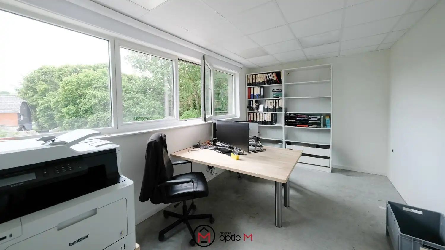 Bedrijfshal te koop in Bilzen-Hoeselt – instapklare opslagruimte met kantoor nabij E313 foto 8