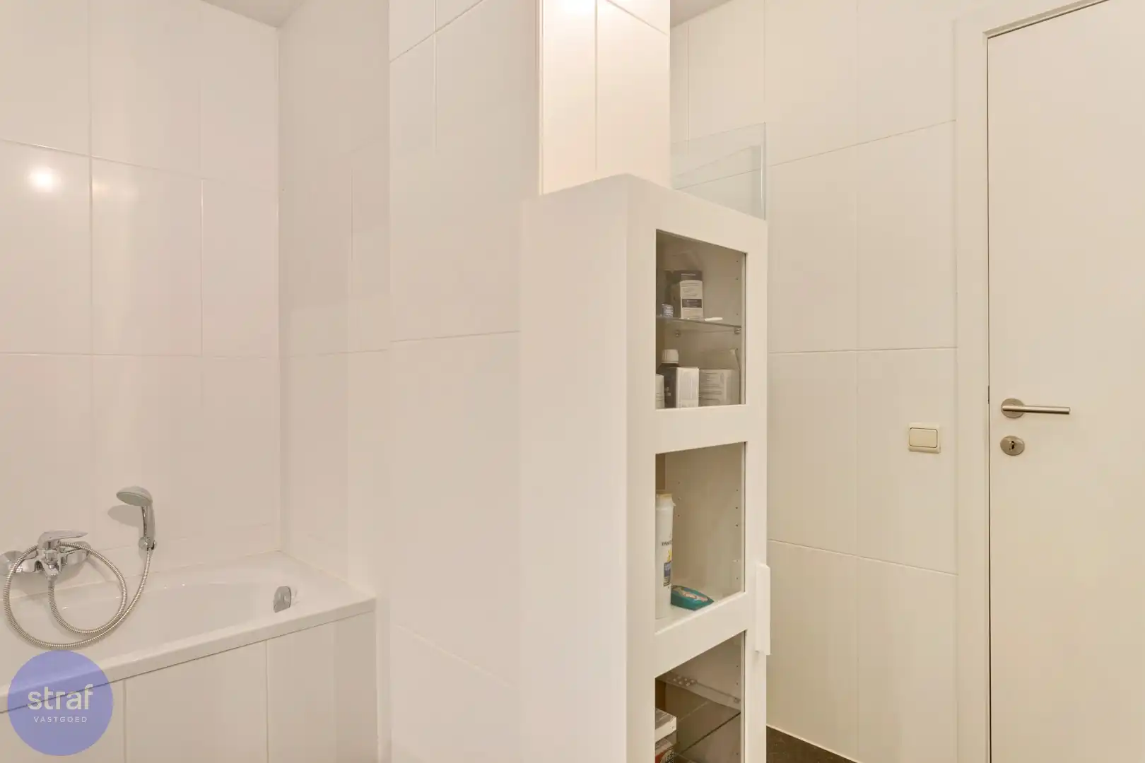 TE HUUR Energiezuining appartement in centrum Antwerpen met garage foto 5