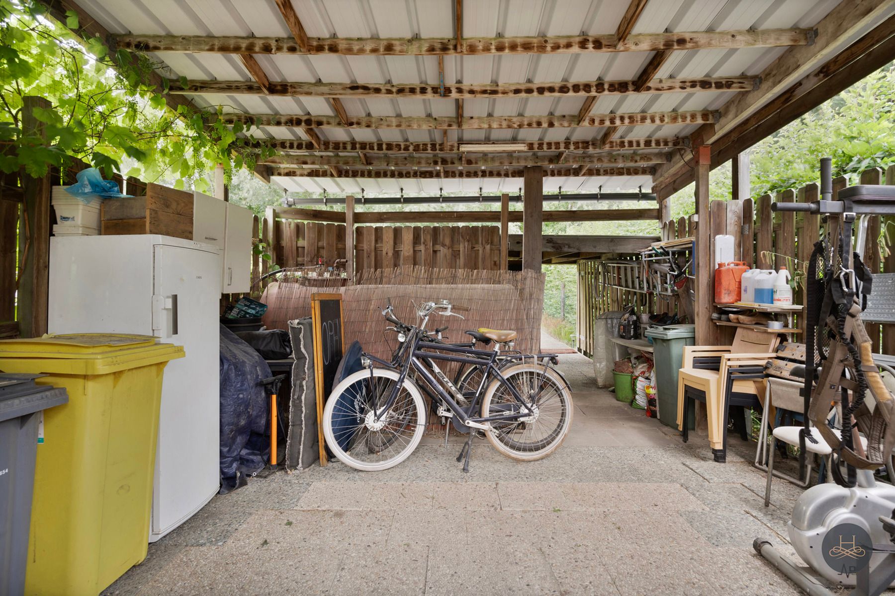 Karaktervolle woning met prachtige buitenruimte foto 22