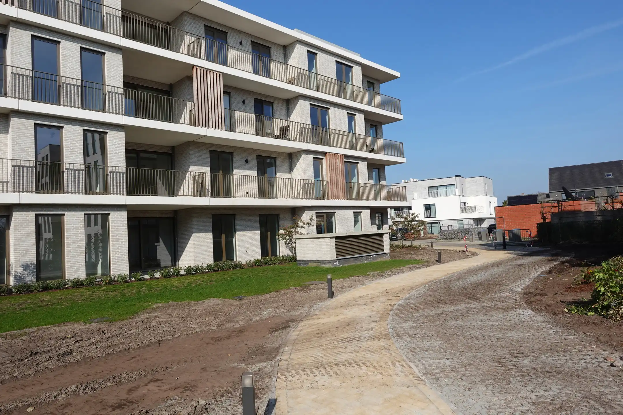 Knap energiezuinig appartement met tof terras foto 3