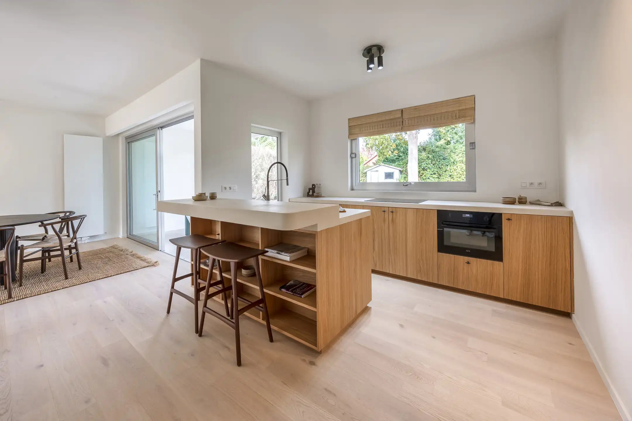 Stijlvol gerenoveerde woning in charmante Bloemenwijk foto 15