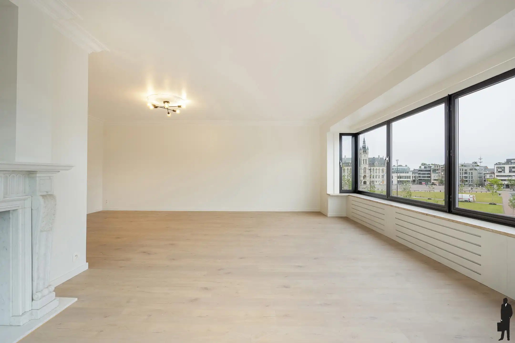 Stijlvol appartement met panoramisch zicht op de Grote Markt foto 5