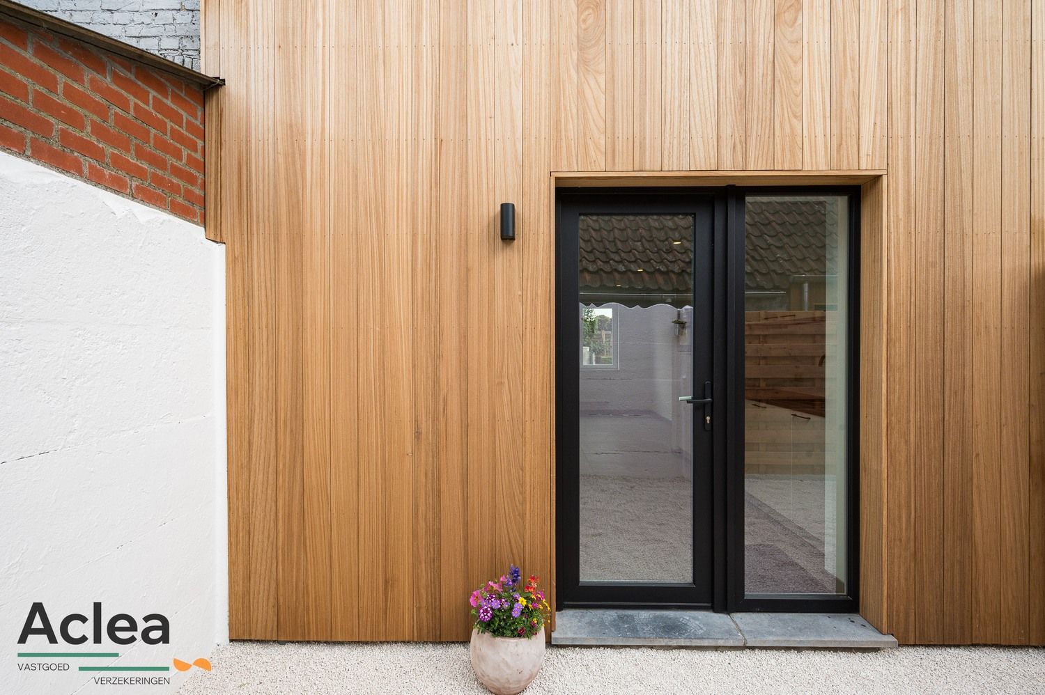 Volledig gerenoveerde woning met 2 slpks foto 10