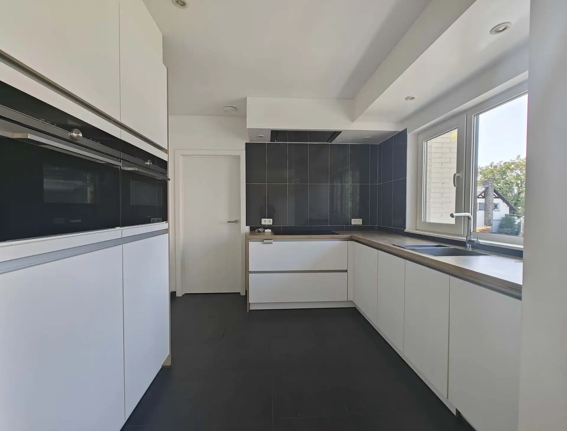 Gerenoveerd appartement met 3 slaapkamers  foto 6