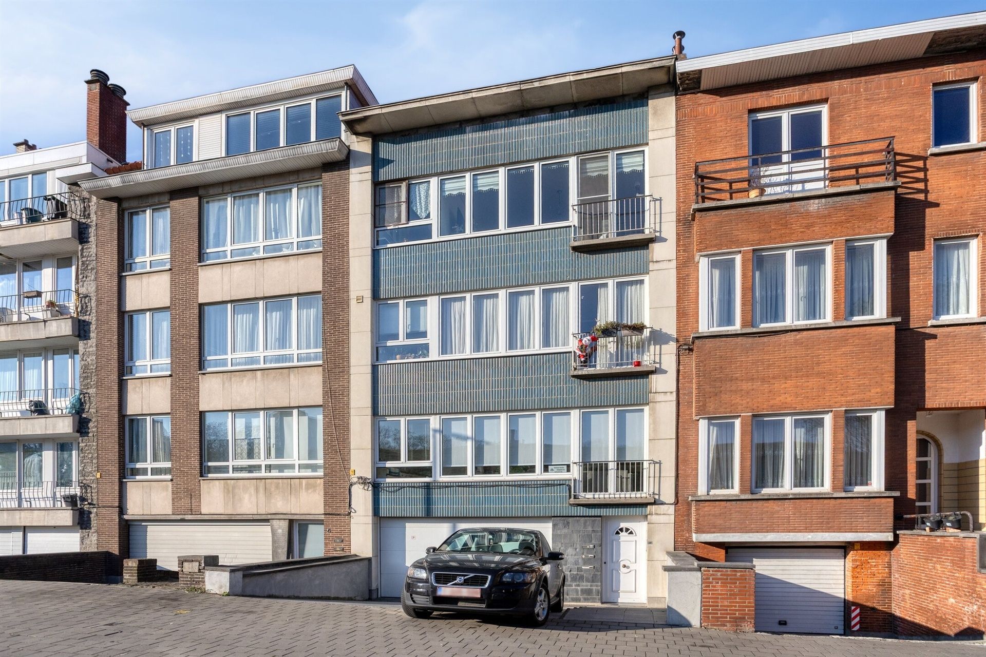 Goed gelegen 2-slaapkamerappartement nabij ring foto {{pictureIndex}}