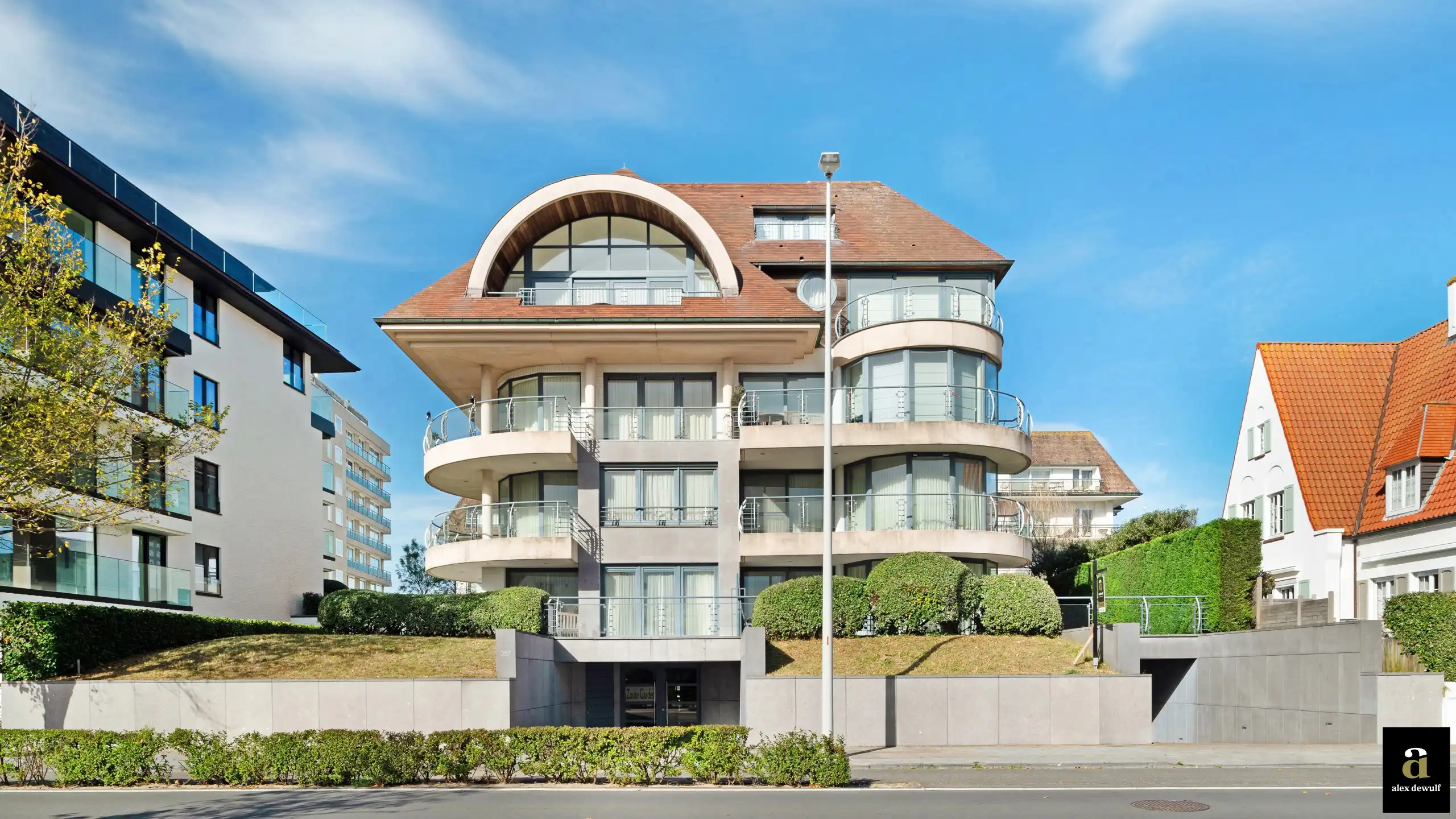 Ruim appartement met zeezicht en zonnig terras op de Kustlaan. foto 7