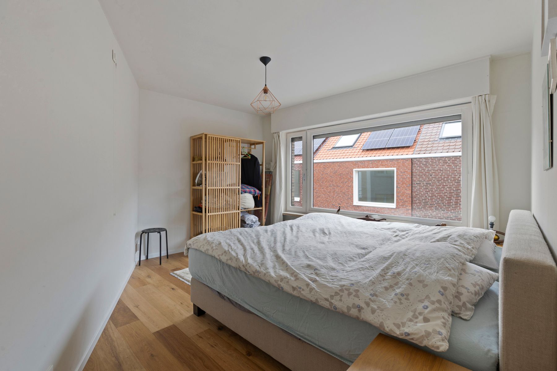 Instapklare stadswoning met grote garage ! foto 13