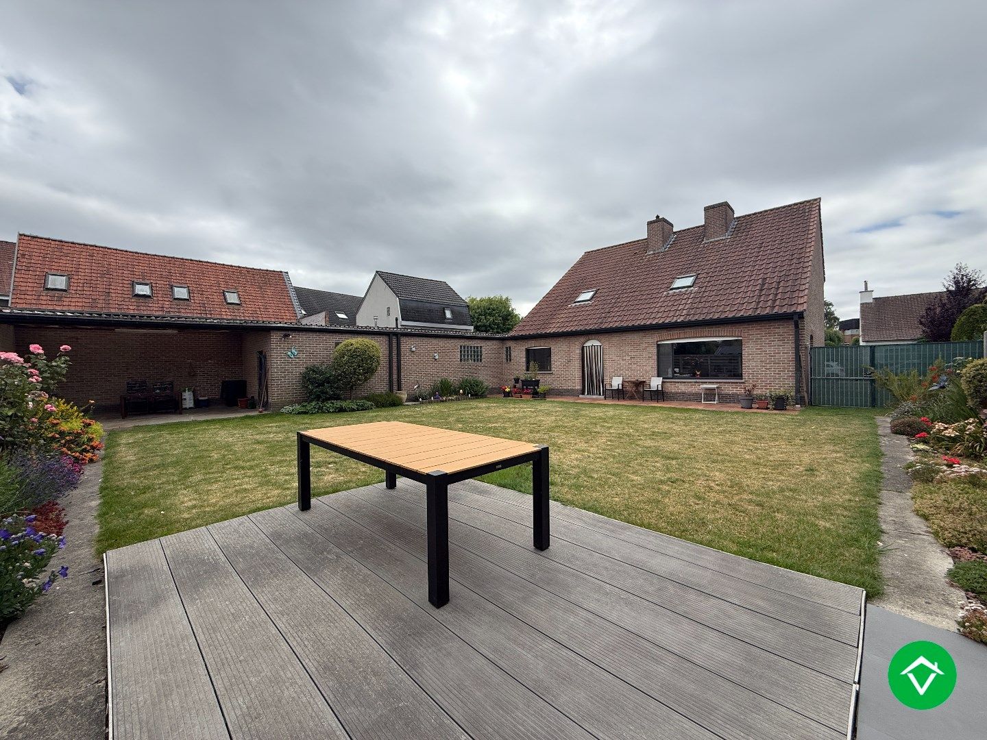 Alleenstaande woning met 5 slaapkamers, tuin en garage/loods te Roeselare foto 10