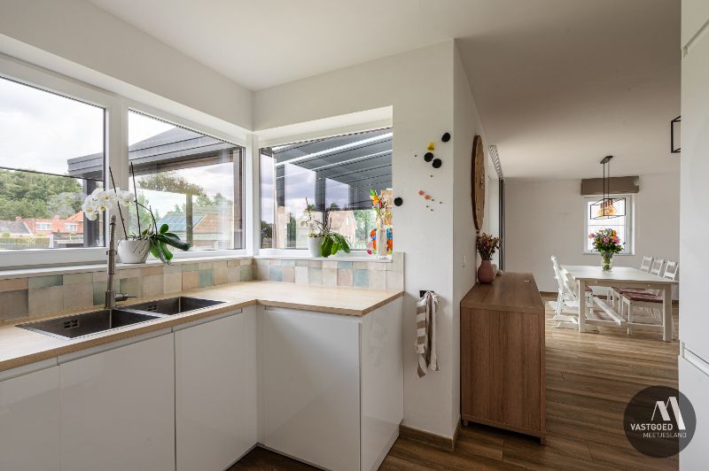 Recente energiezuinige woning met grote tuin foto 10