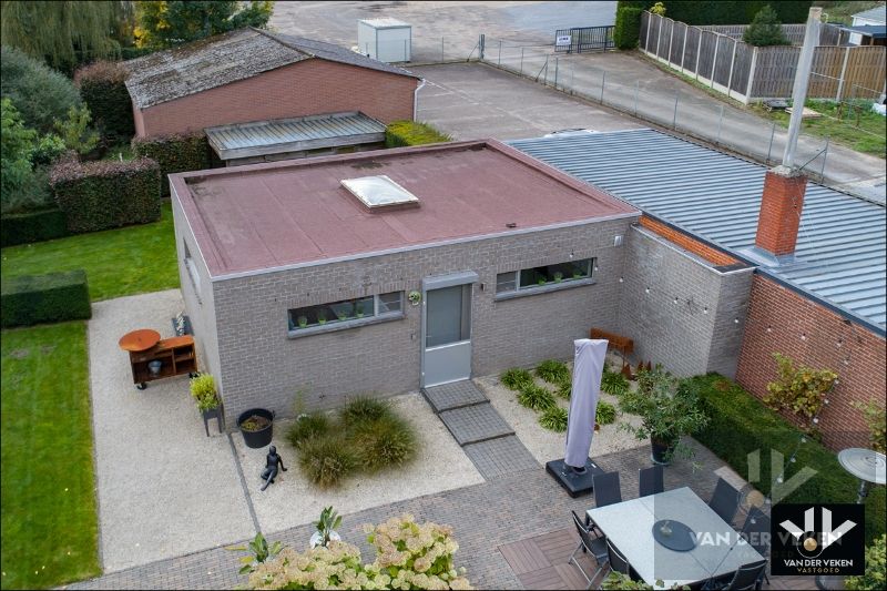 Karaktervolle en ruime woning met hoogwaardige afwerking en bijgebouw te As foto 37