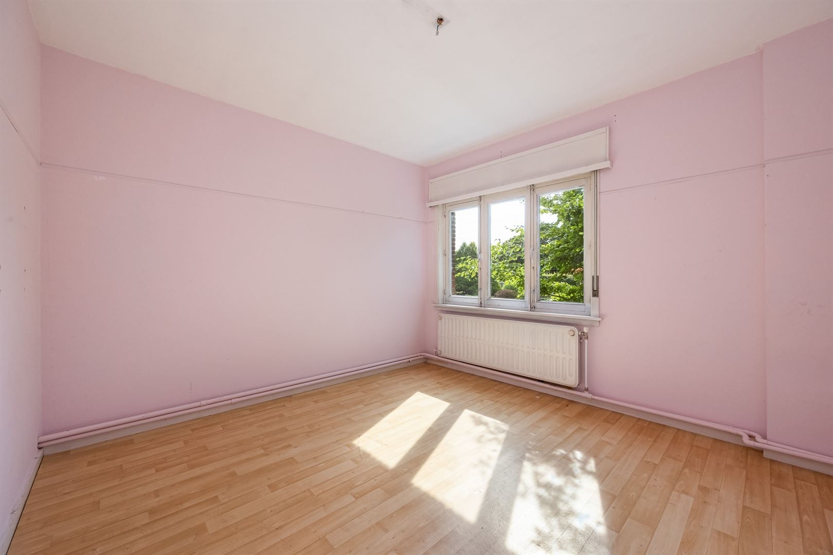 Halfopen woning in kindvriendelijke straat foto 14