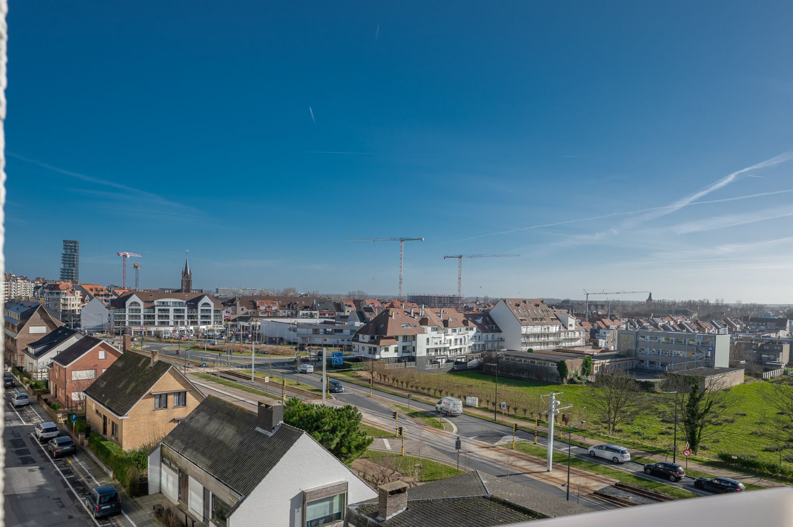 Vernieuwd zonnig appartement met open zicht foto 15