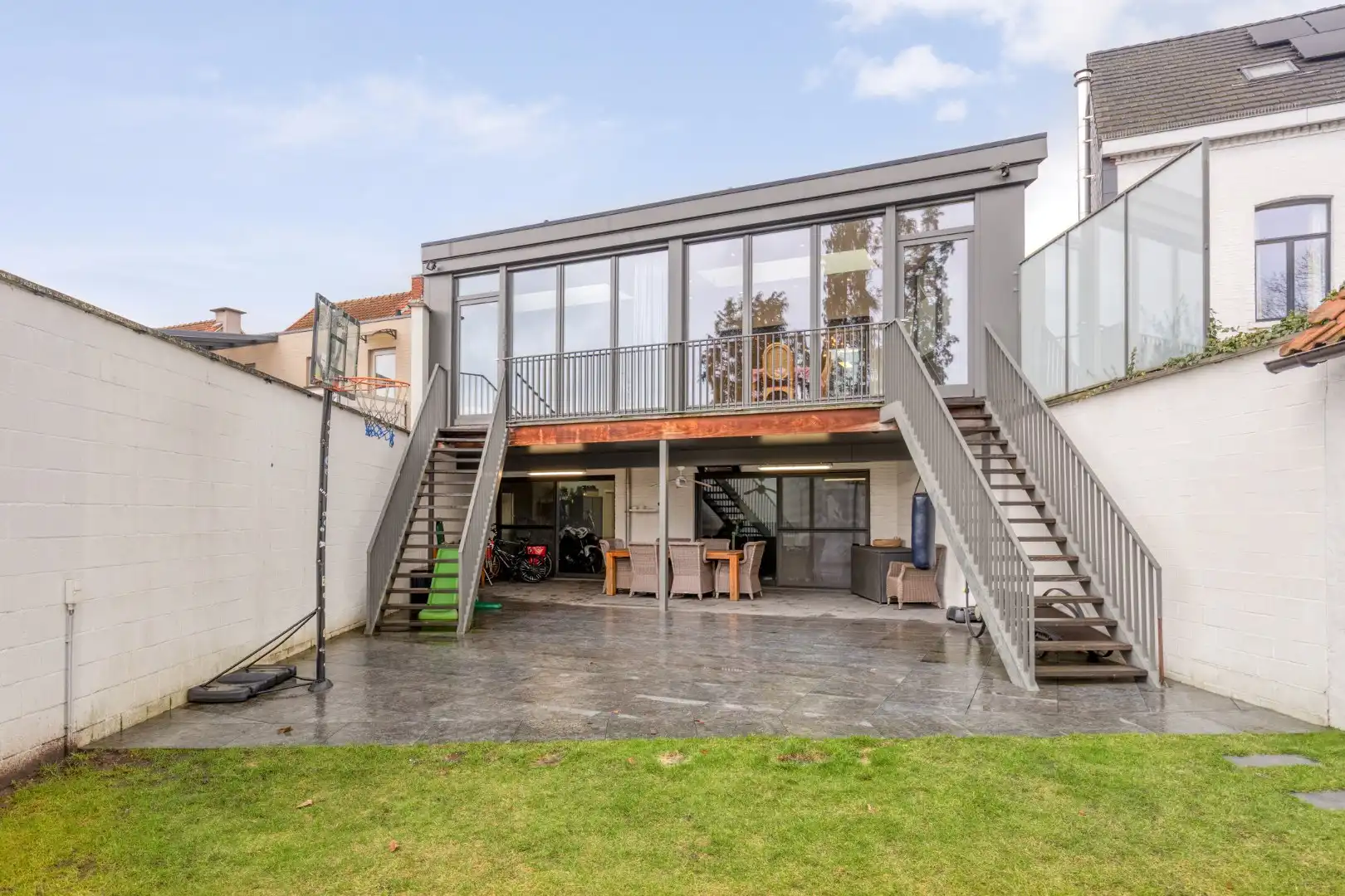 Instapklare bel-etagewoning met dubbele garage en tuin in het centrum van Retie foto 14