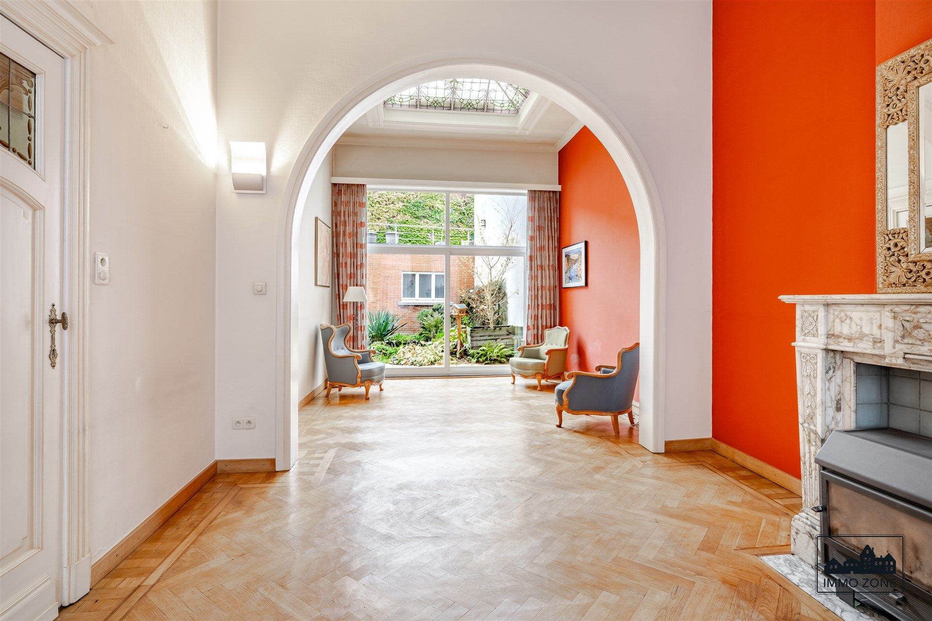 Herenhuis met dubbele garage op steenworp van Grote Markt foto 8