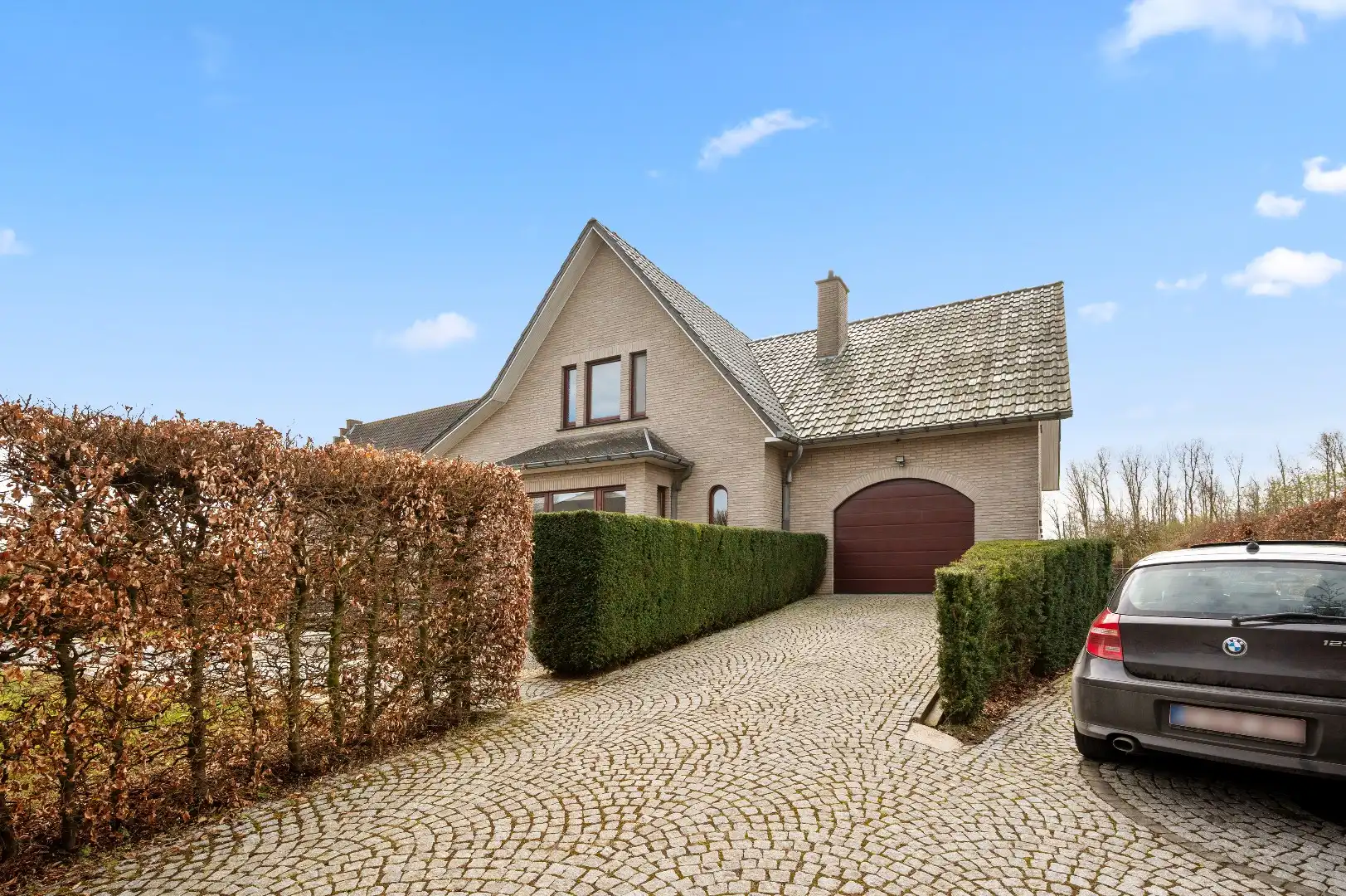 Instapklare, stijlvolle afgewerkte woning met 3 slpks foto 2